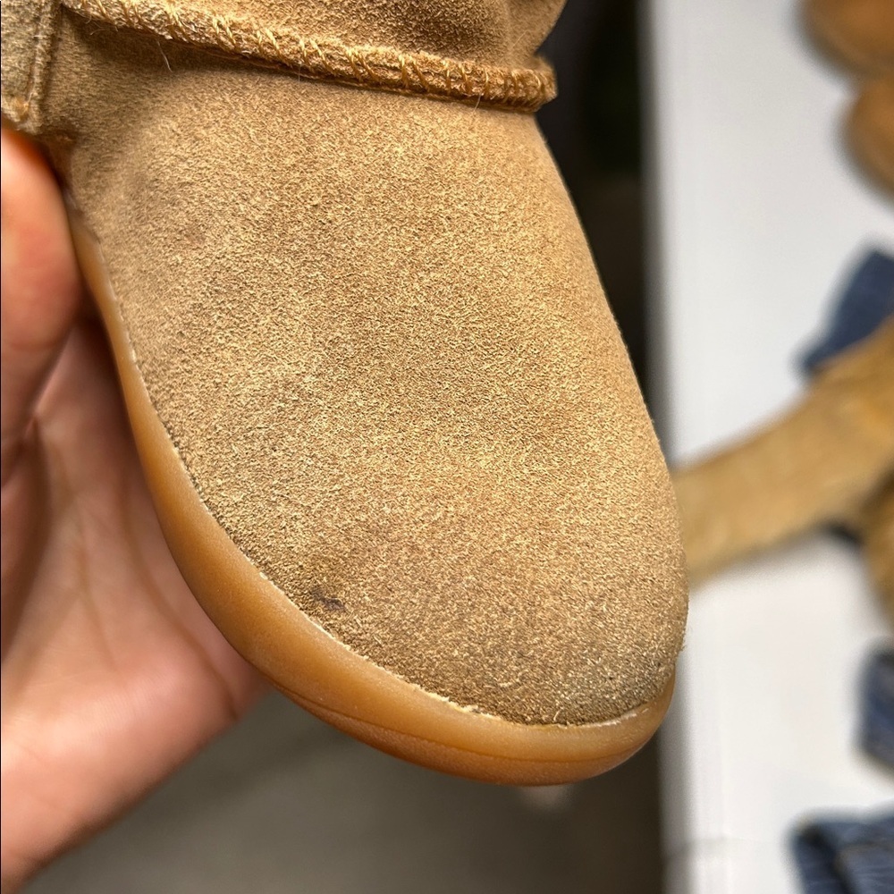 Toddler UGG Boots - Picture 14 of 15